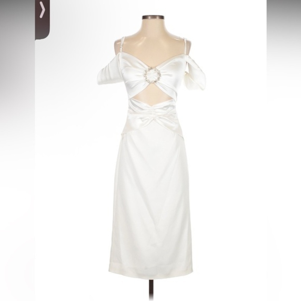 Neiman Marcus Gigii's June Dress (white) •medium• fits smaller. MSRP $250